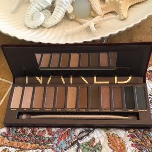 Urban Decay Naked Eyeshadow. New in box!!!!💕👁